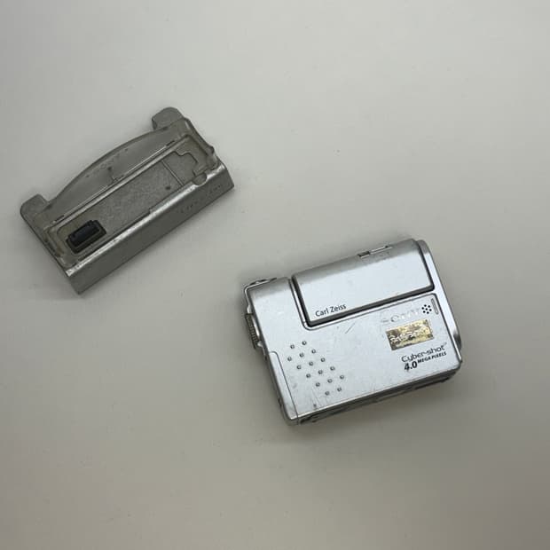 소니 사이버샷 DSC-f77 실버