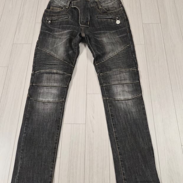 발망(BALMAIN) 블랙 워싱 바이커 진 (48 사이즈)