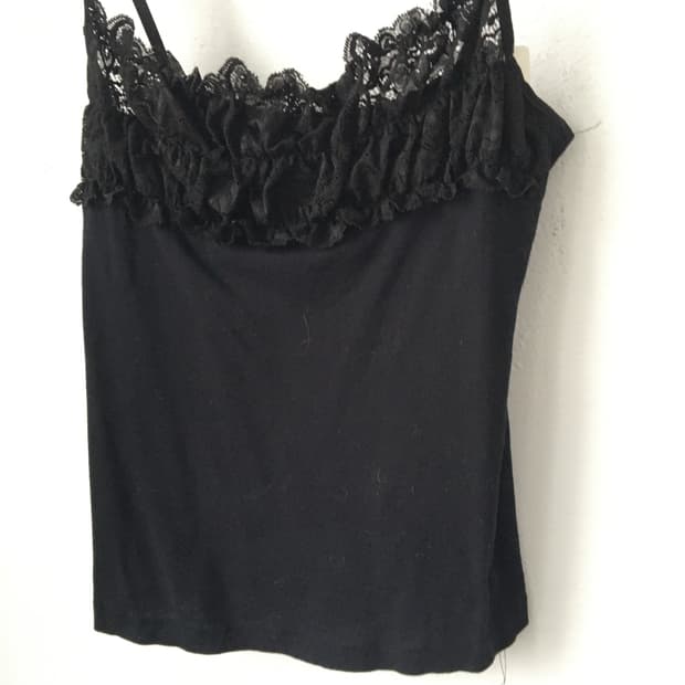 Lace point sleeveless