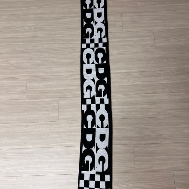 CDG 체크 머플러