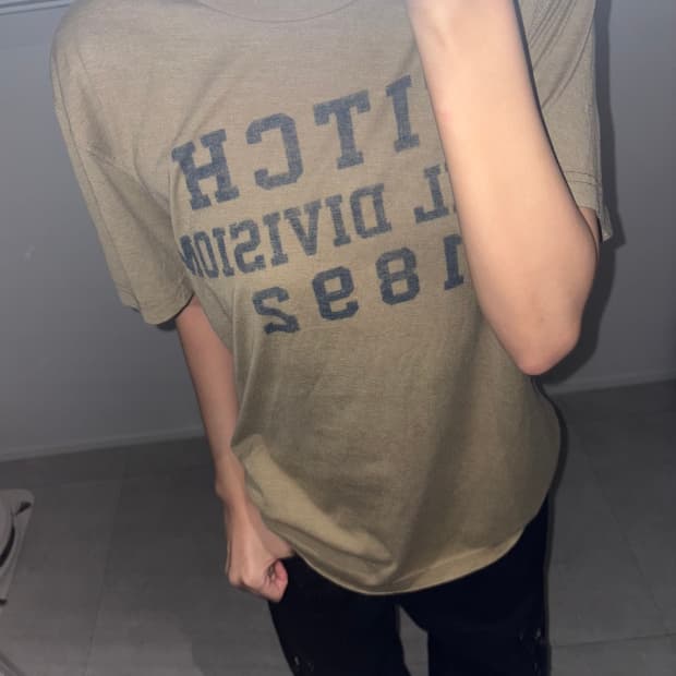 아베크롬비 카키 반팔