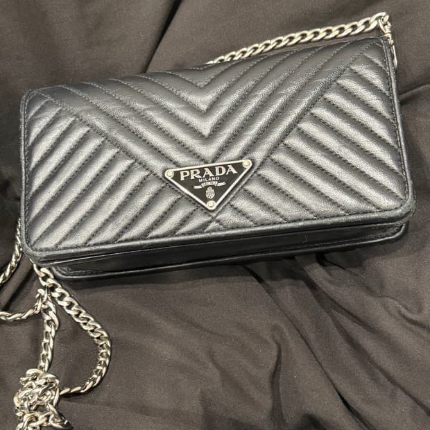 프라다 은장 크로스백
