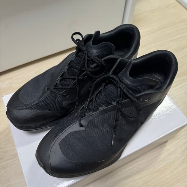 온러닝 파프 클라우드 벤쳐 블랙 250