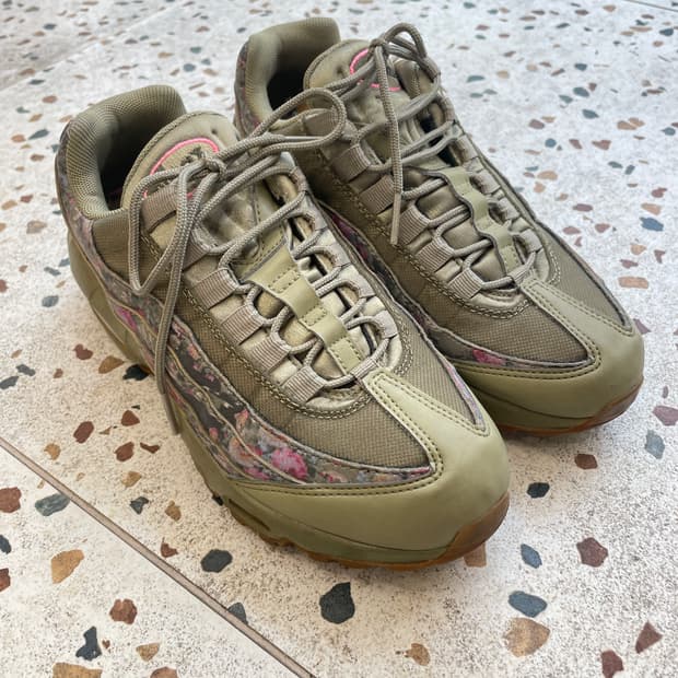 나이키 에어맥스 95 카키 플로럴 한정판