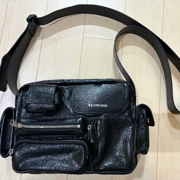 발렌시아가 수퍼비지 카메라백