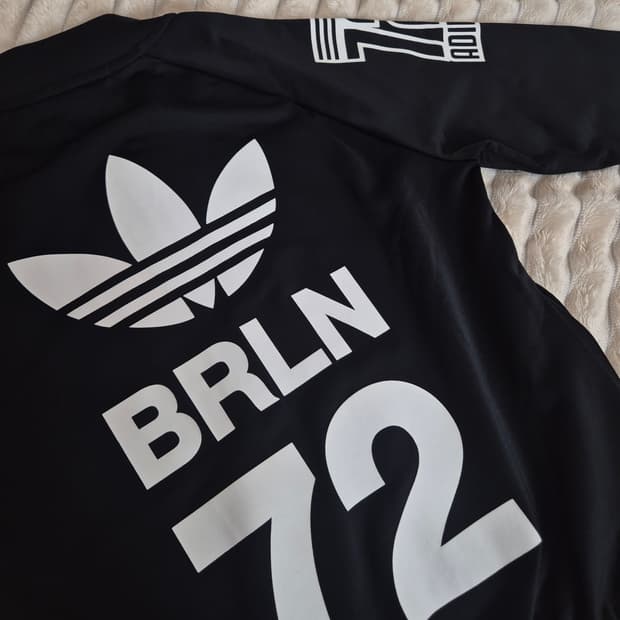 아디다스 한정판 베를린 져지 자켓