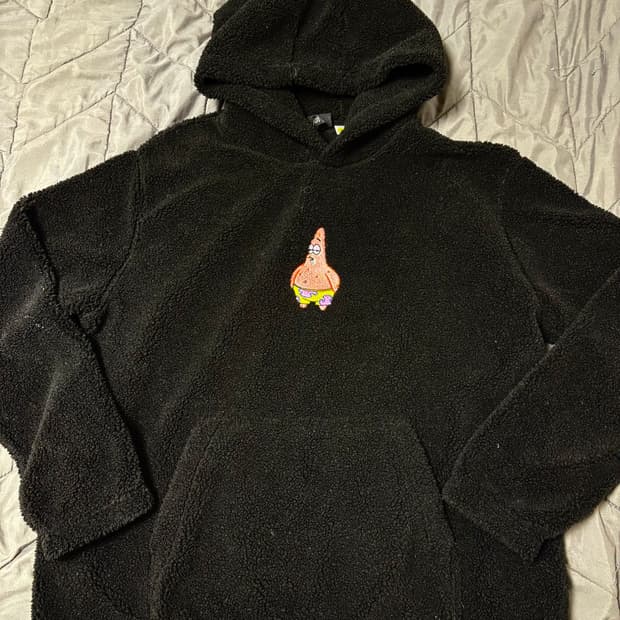 H&M 스폰지밥 뚱이 자수 후리스 후디