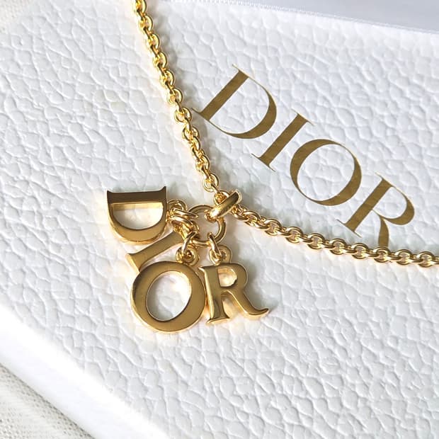 디올 금장 레볼루션 dior 레터링 목걸이(남녀공용)