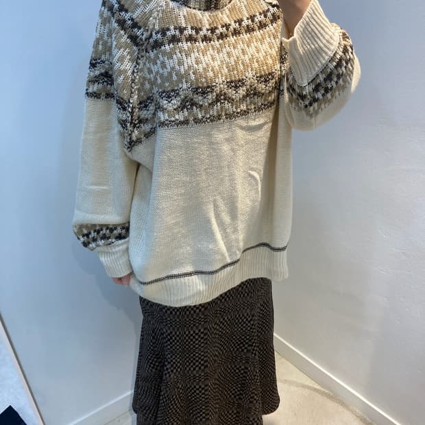 아이보리 래글런 노르딕 니트