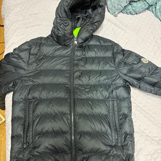 몽클레어 나잔 패딩