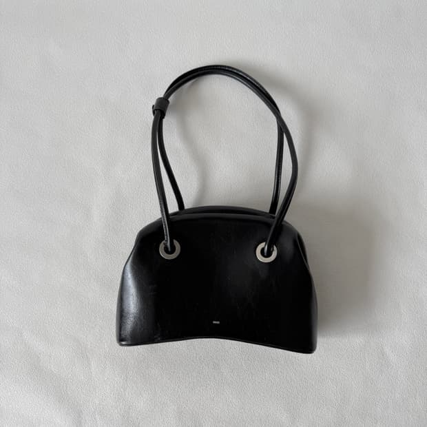 오소이(OSOI) 프레임 숄더백 블랙