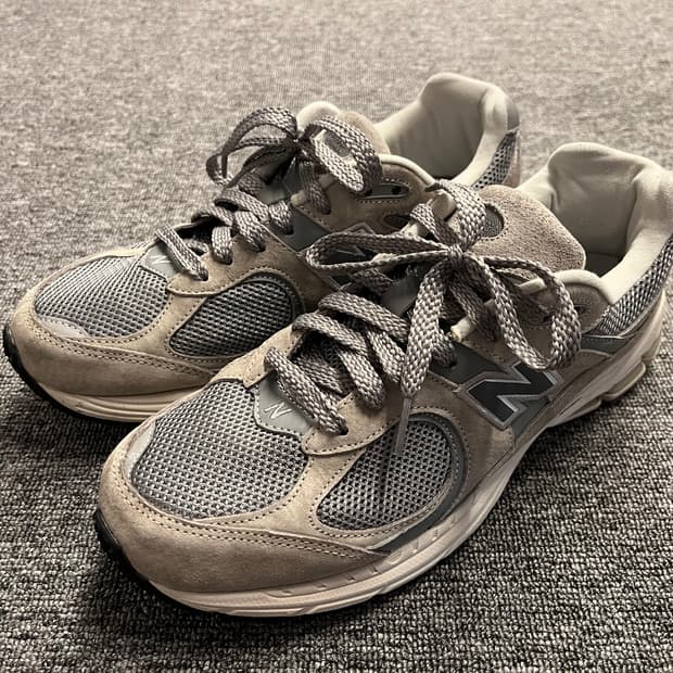 [275] 뉴발란스 2002R 그레이 운동화