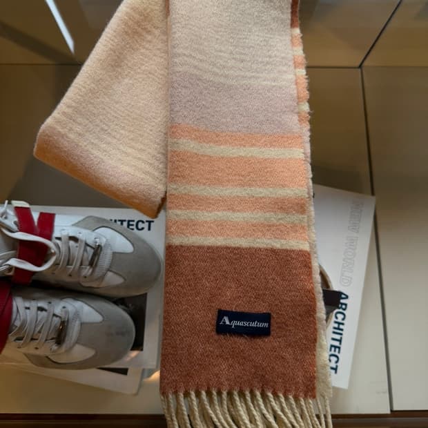 아쿠아스큐텀 머플러 