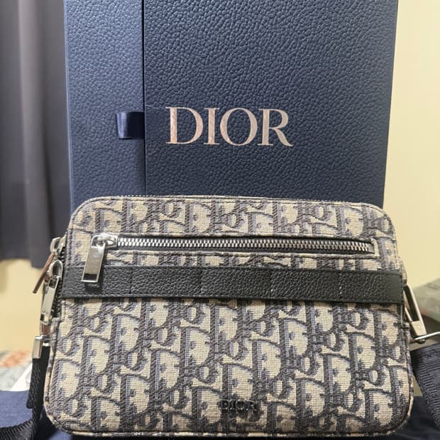 디올 오블리크 사파리 메신저백