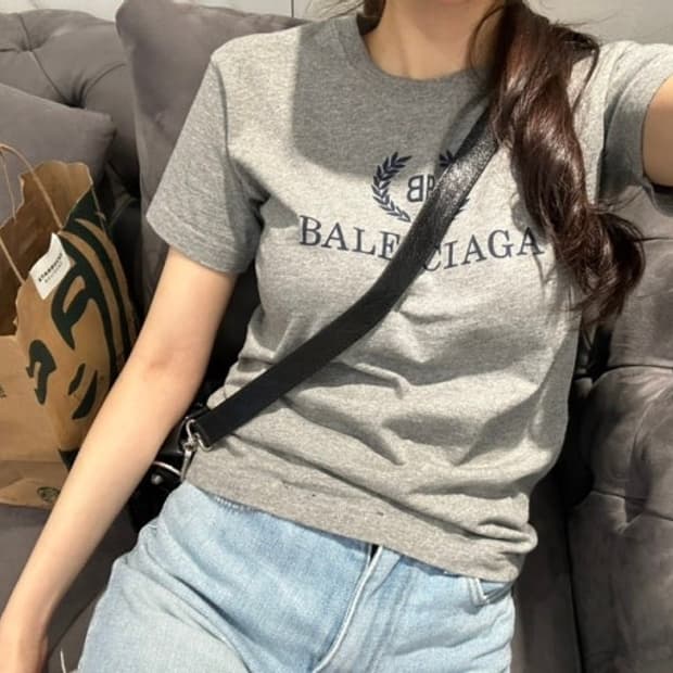 발렌시아가 월계수 로고 반팔티
