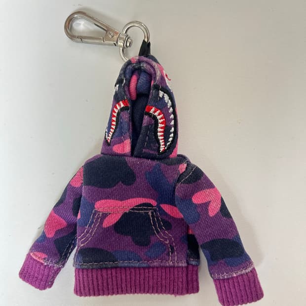 베이프 컬러 샤크 카모 후드집업 키링