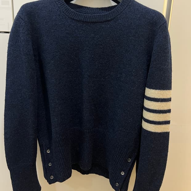 톰브라운 네이비 울니트 3사이즈 (새상품급)