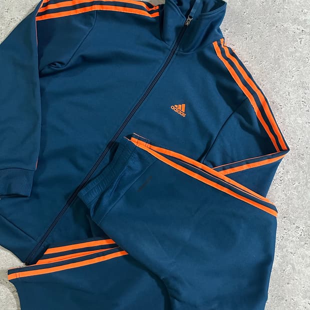 올드스쿨 퍼포먼스 트랙탑 & 트랙팬츠 셋업