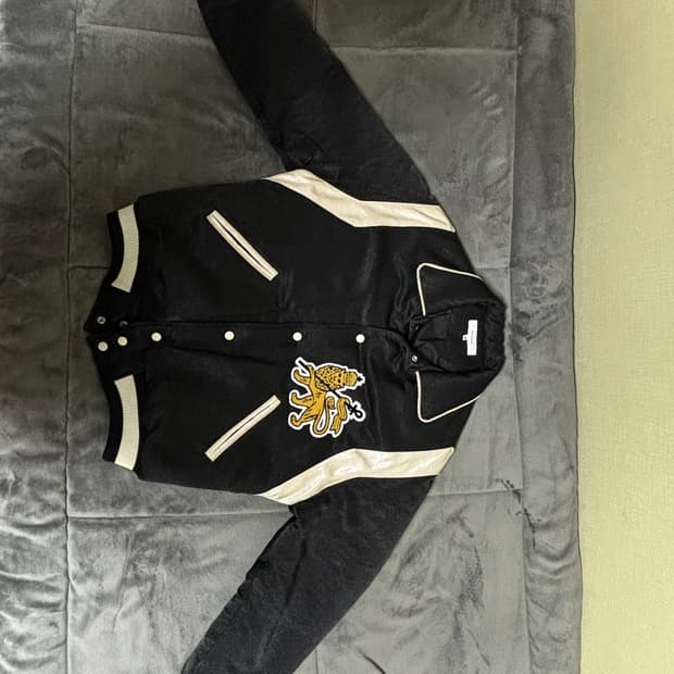 Sasquatchfabrix 스타디움 자켓 xl 팝니다.