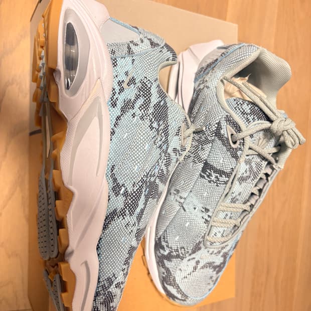 나이키 x 드레이크 녹타 핫 스텝 에어 테라 라이트 퍼미스