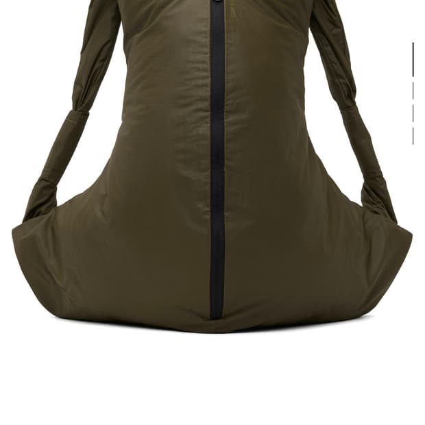 혜인서 드레이퍼리 카키 백팩