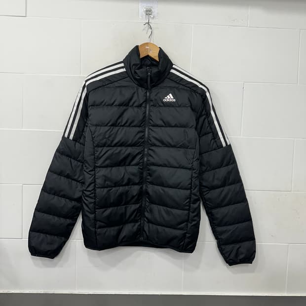 아디다스 경량 패딩