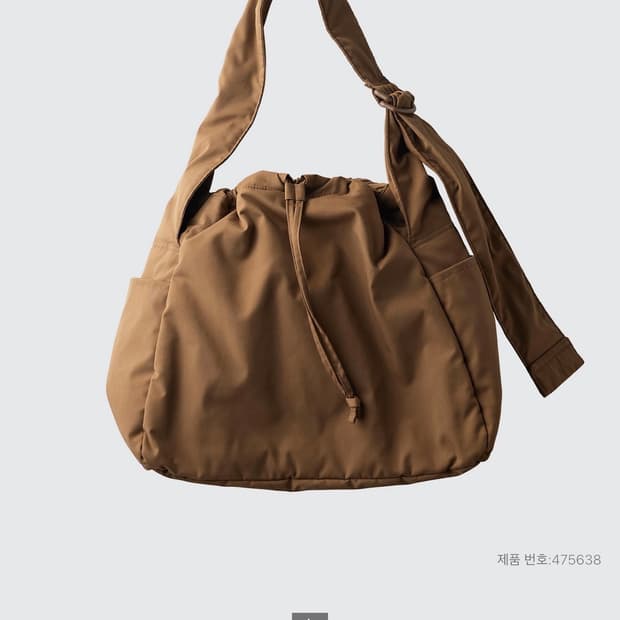 유니클로 소프트퍼피숄더백