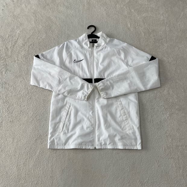 L 나이키 스우시 화이트 바람막이 자켓 100