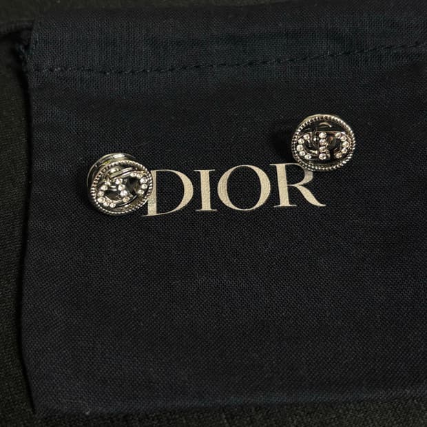 디올 정품 업사이클링 실버 크리스탈 라운드 귀걸이