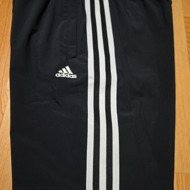 아디다스정품 우먼즈 우븐 쇼츠  삼선 반바지