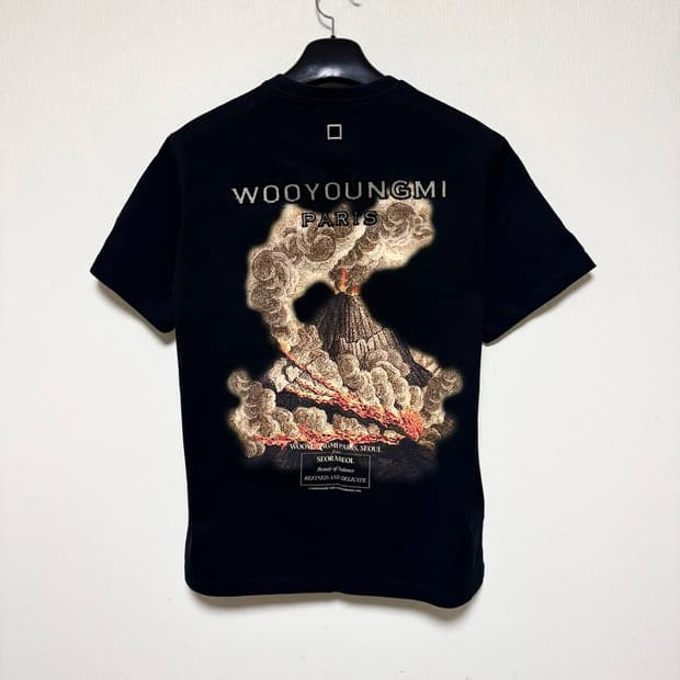 [46] 우영미 볼케이노 백로고 반팔 