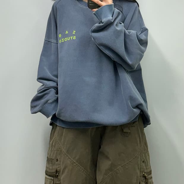 아이앱스튜디오 피그먼트 다이드 스웻셔츠 맨투맨