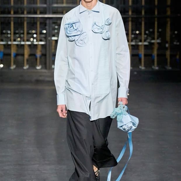 [S] 시몬로샤 24SS 플라워 디테일 롱오버셔츠