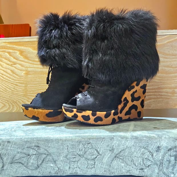 프라다 레오파드 웨지 힐