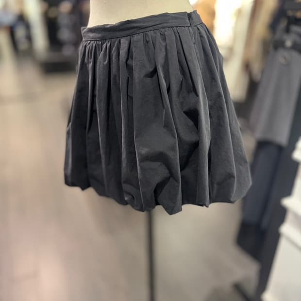 한섬 VOV 보브 셔링 벌룬 스커트 블랙