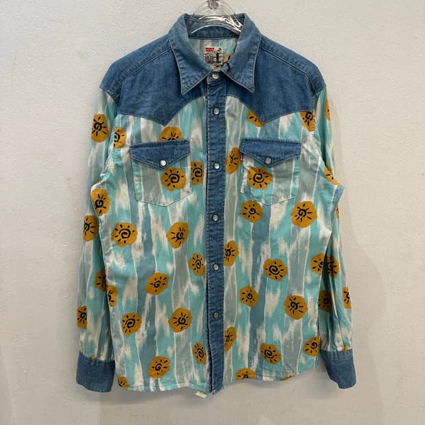 Levi’s shirt