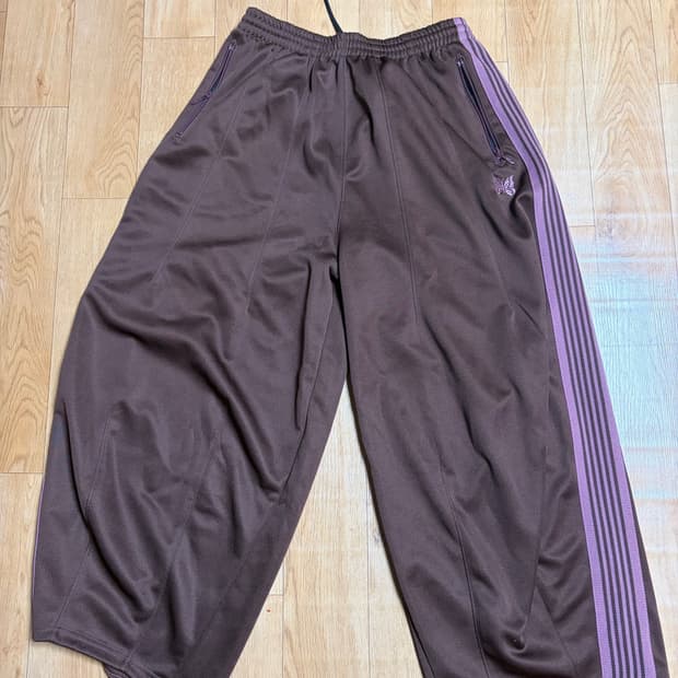 니들스 트랙팬츠 s 브라운