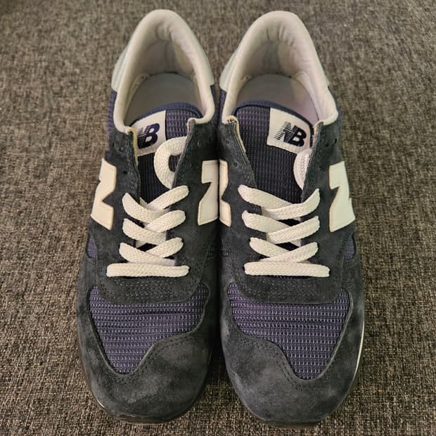 뉴발란스 M990NV1 네이비