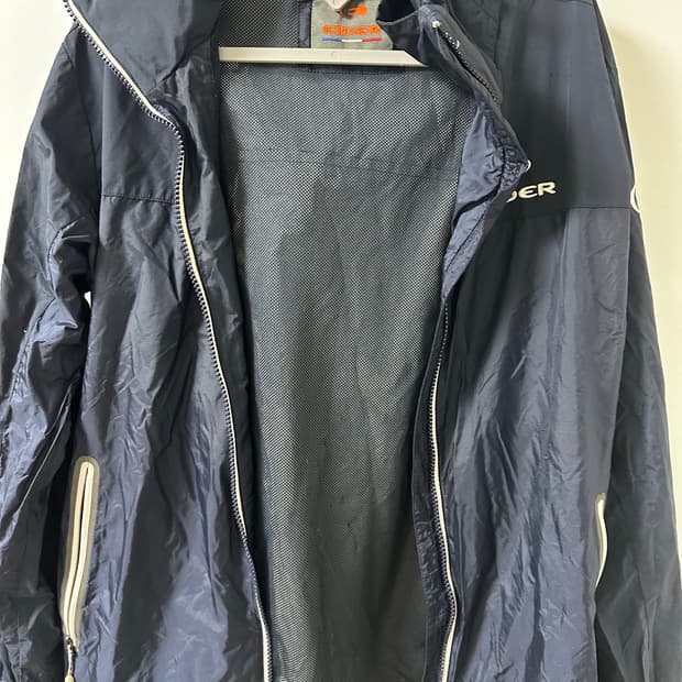 아이더 바람막이