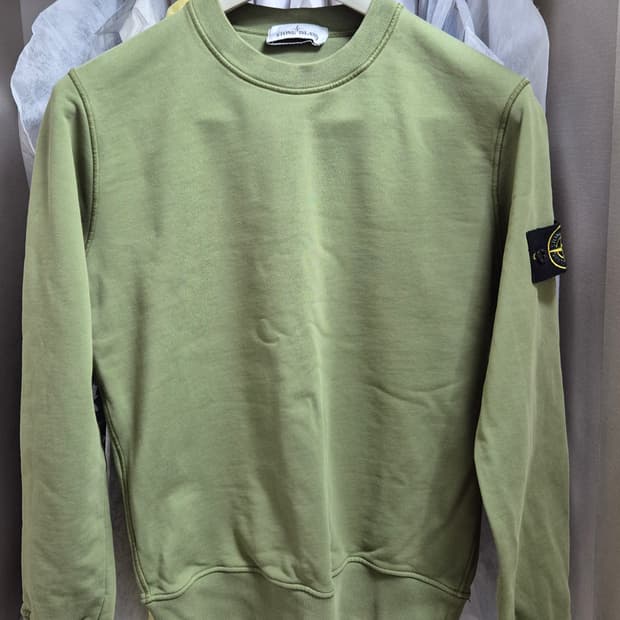 정품 새상품급 신형 스톤아일랜드 맨투맨 90-S