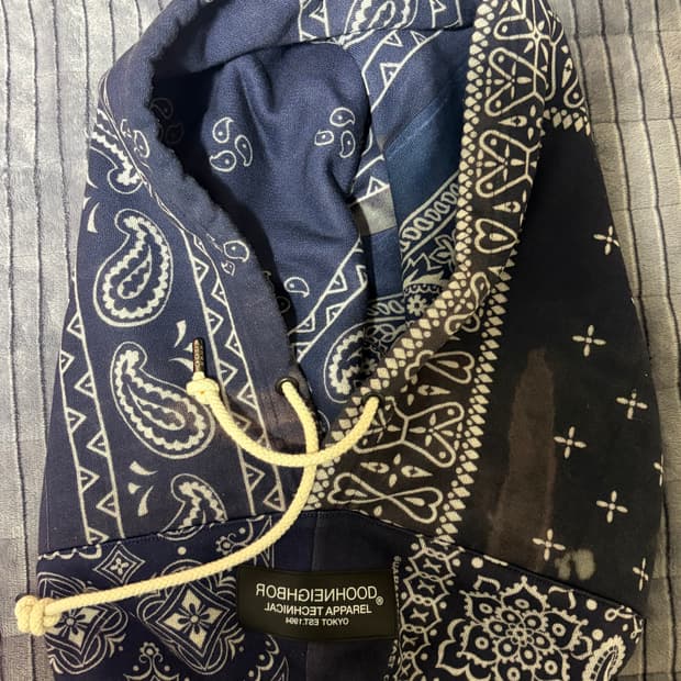 네이버후드 페이즐리 반다나 후드