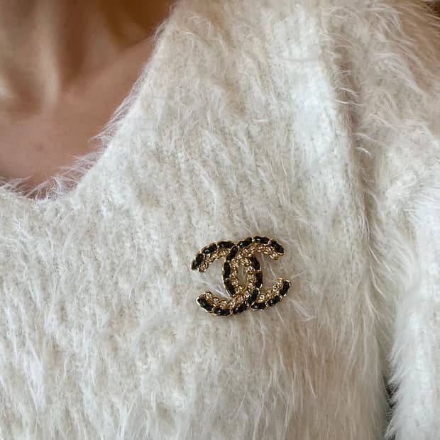 샤넬 정품 업사이클링 cc로고 레더 브로치