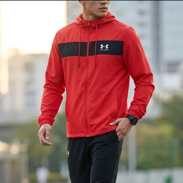 [95]언더아머 스포츠스타일 윈드브레이커
