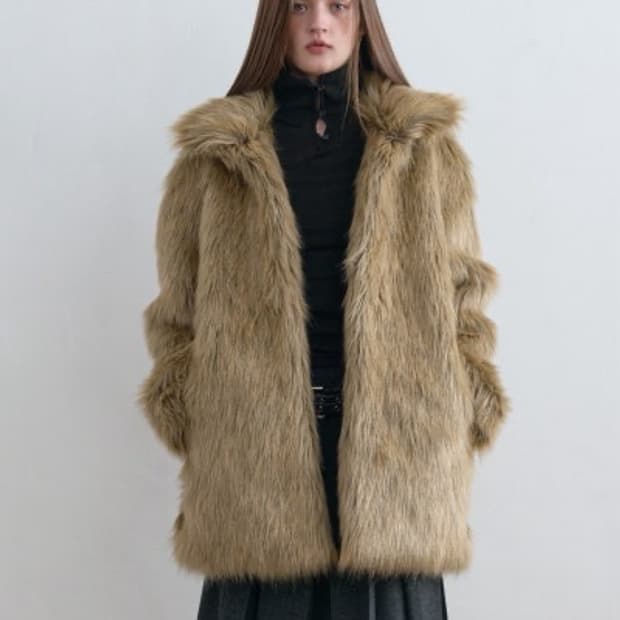 Kijun 기준 Bold Fur Jacket Mocha