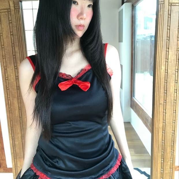 intage red lace sleeveless