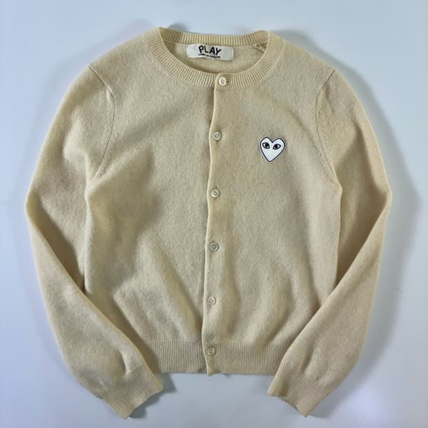 COMME des GARCONS  꼼데가르송 화이트와펜 아이보리 울가디건