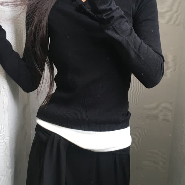 Dolce & Gabbana 돌체앤가바나 블랙 버튼 디테일 언밸런스 니트