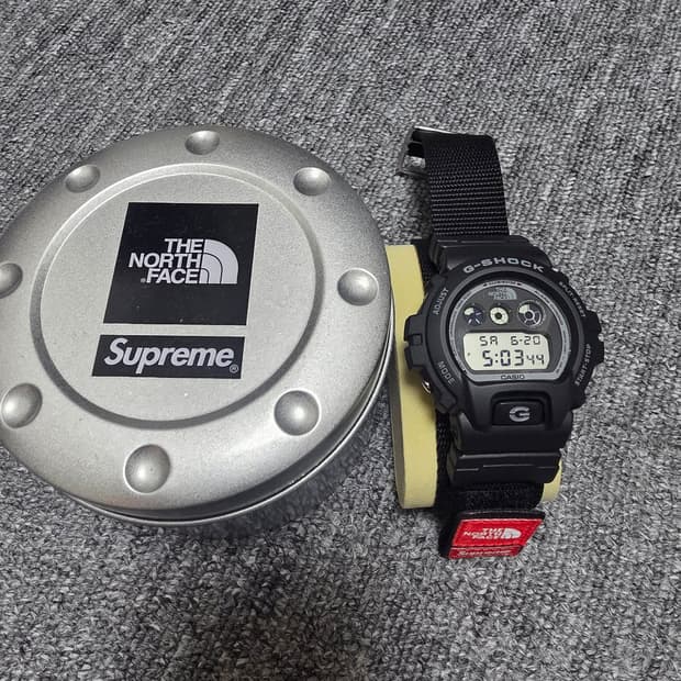 카시오 지샥 x 슈프림 x 노스페이스 DW-6900