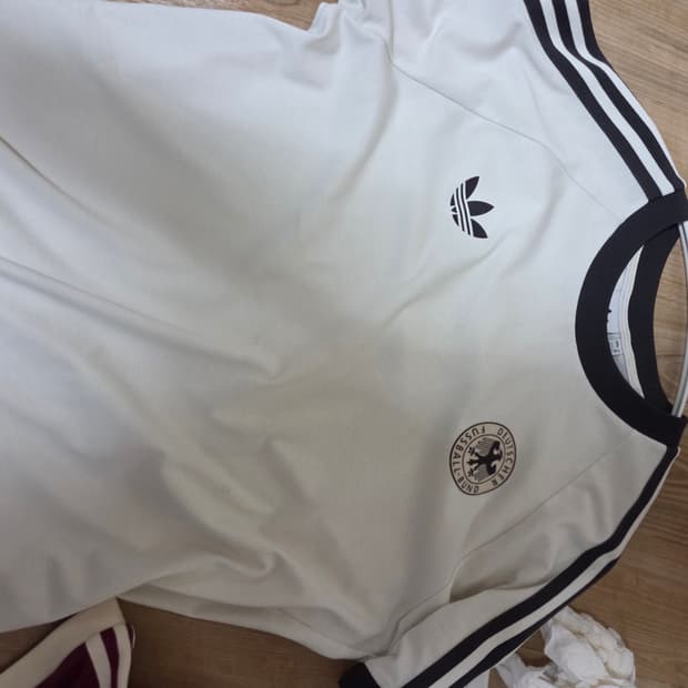 아디다스 독일 아디컬러 클래식 삼선 티셔츠 오프 화이트 - KR 사이즈