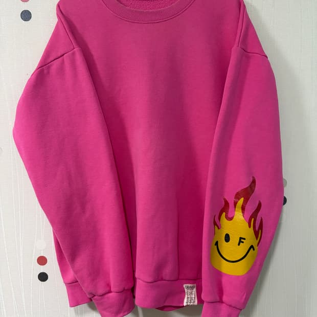 그레이버 핑크 스마일 맨투맨